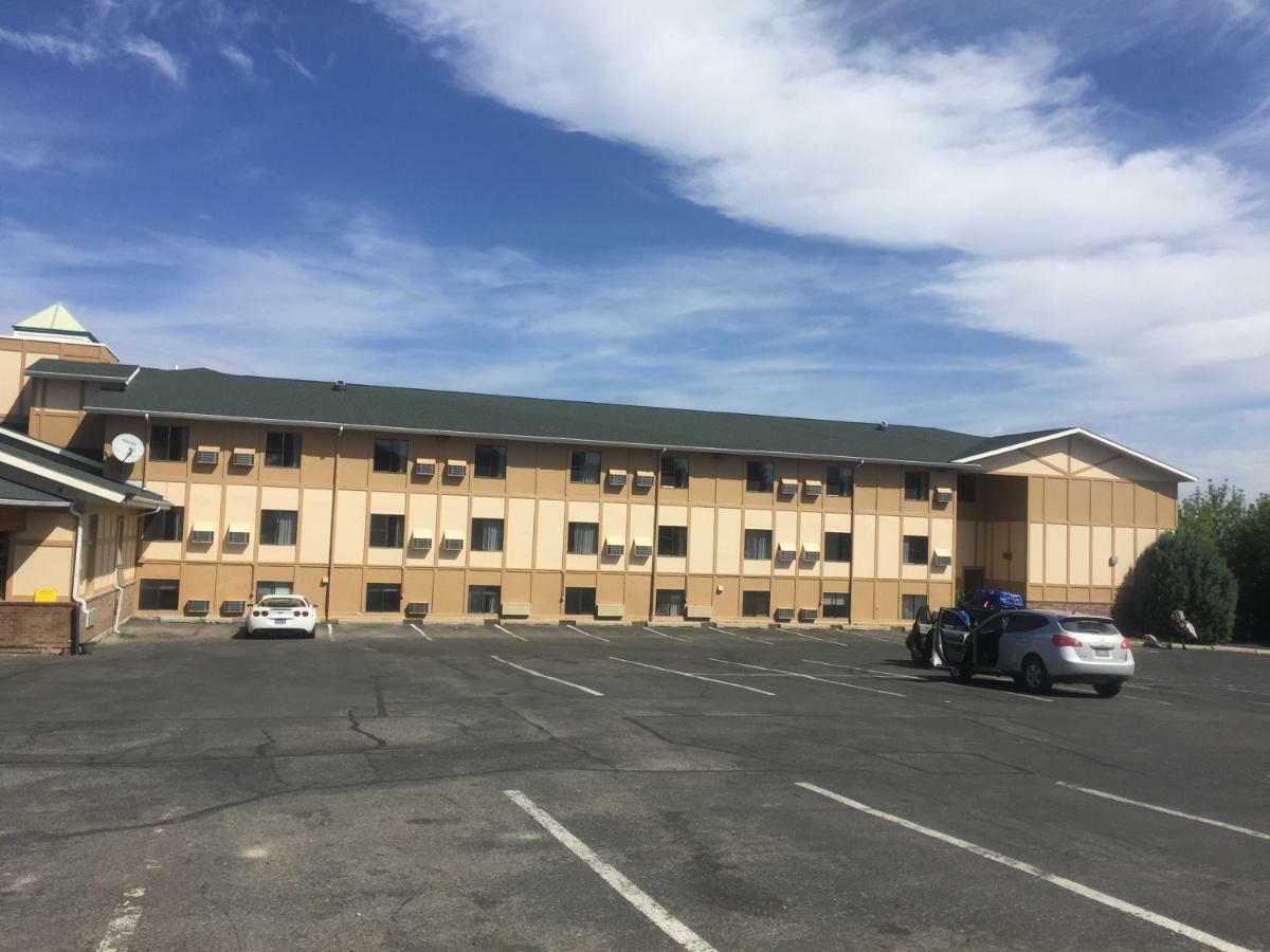 Super 8 By Wyndham Motel